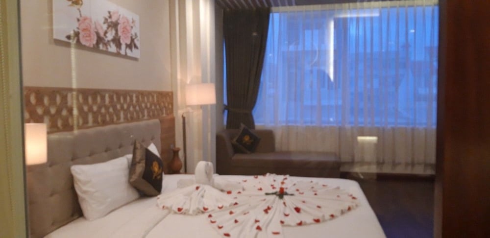 Sen Vang Luxury