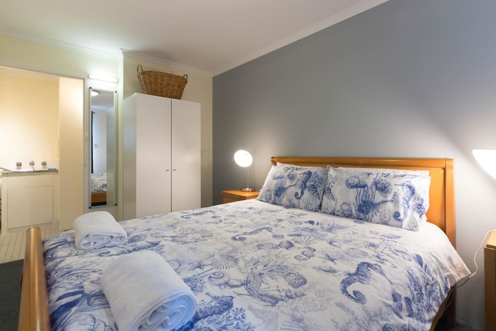 Inner City Apartments Hotel