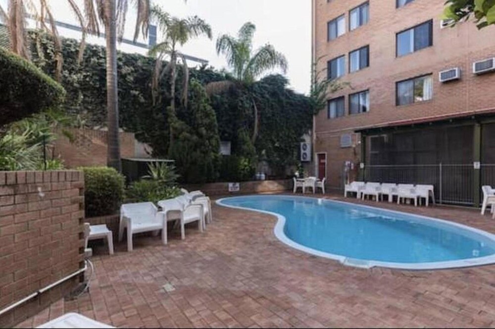 Inner City Apartments Hotel