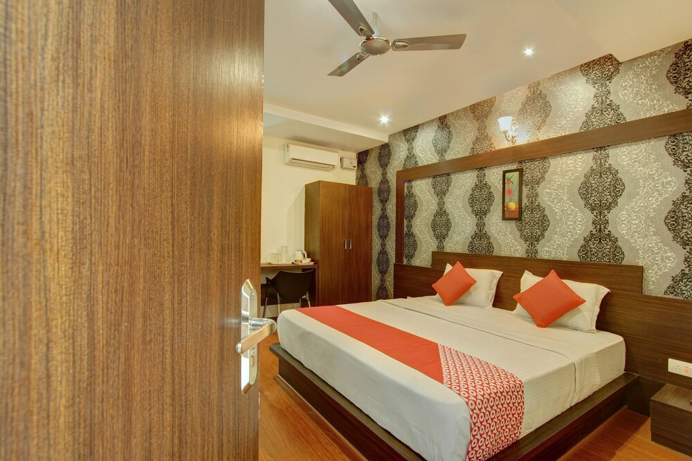 Hotel Samanvi International