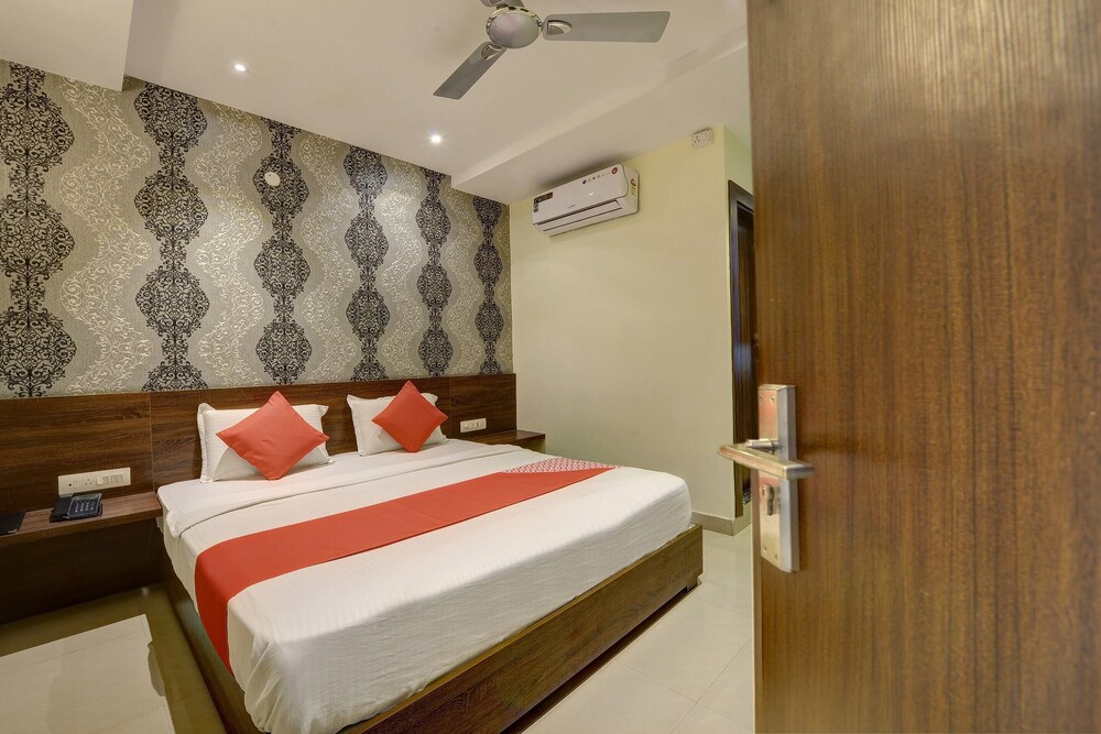 Hotel Samanvi International