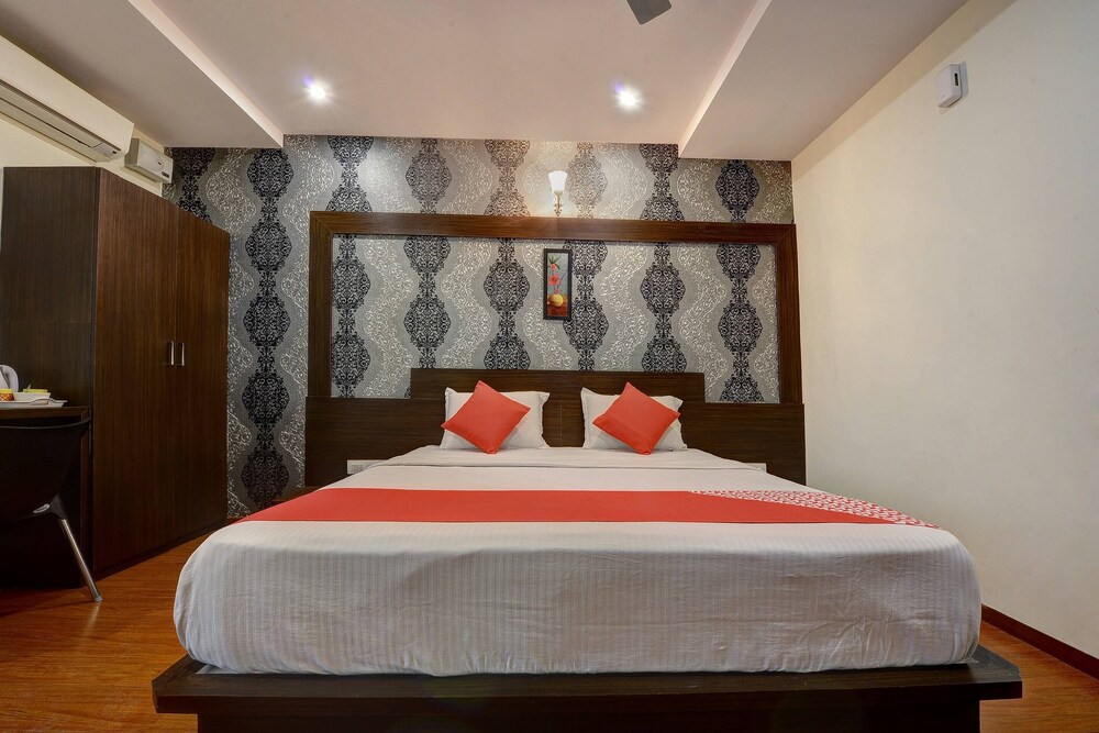 Hotel Samanvi International