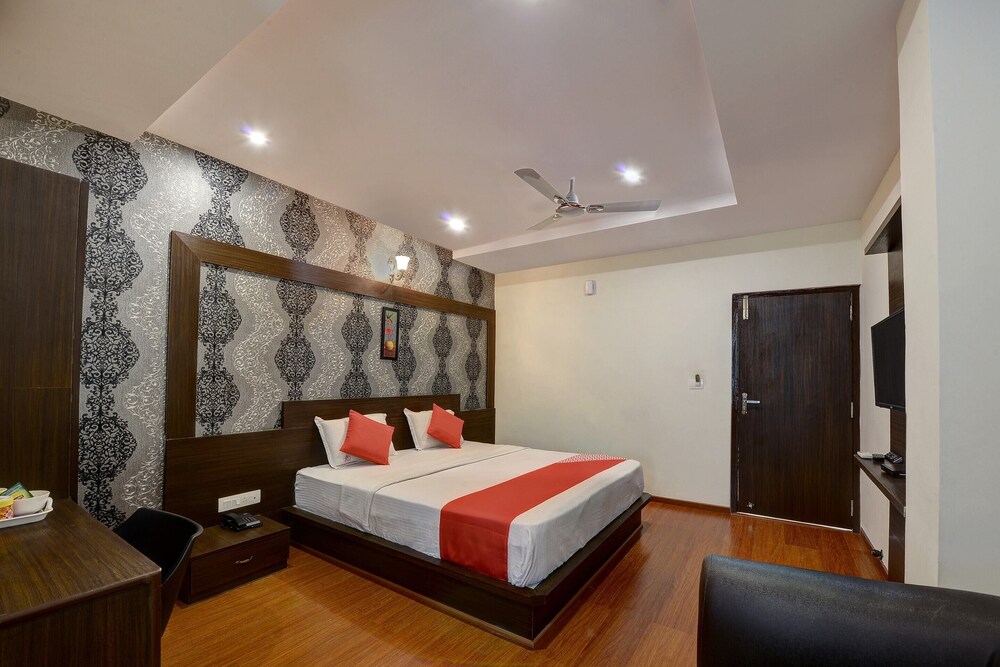 Hotel Samanvi International