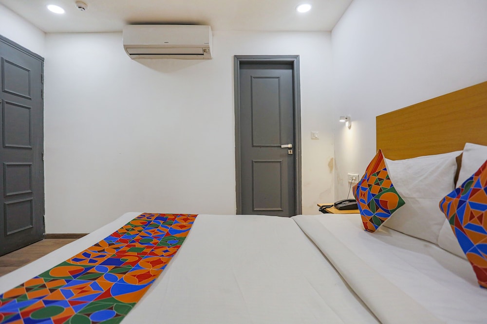 OYO Townhouse 373 Vishwas Nagar
