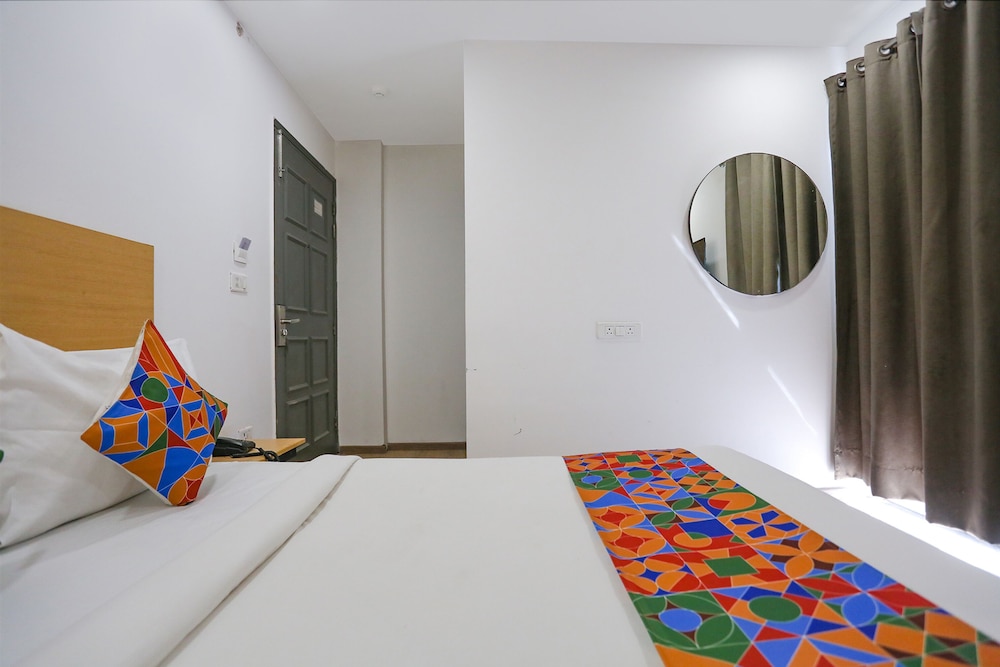 OYO Townhouse 373 Vishwas Nagar