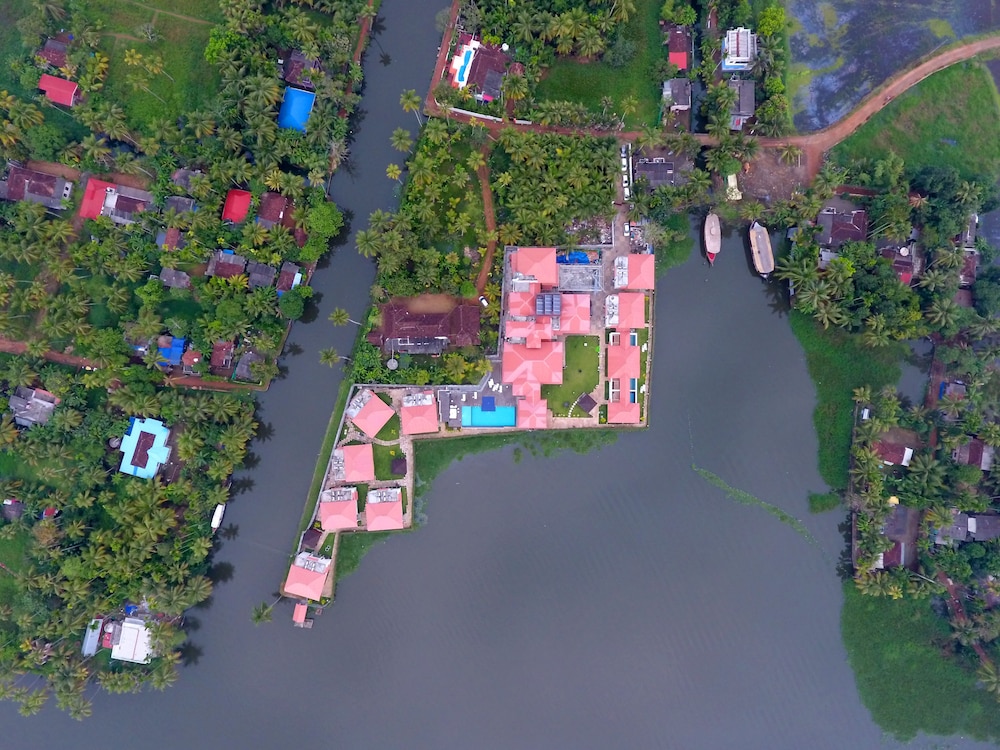 Paloma backwater Resort