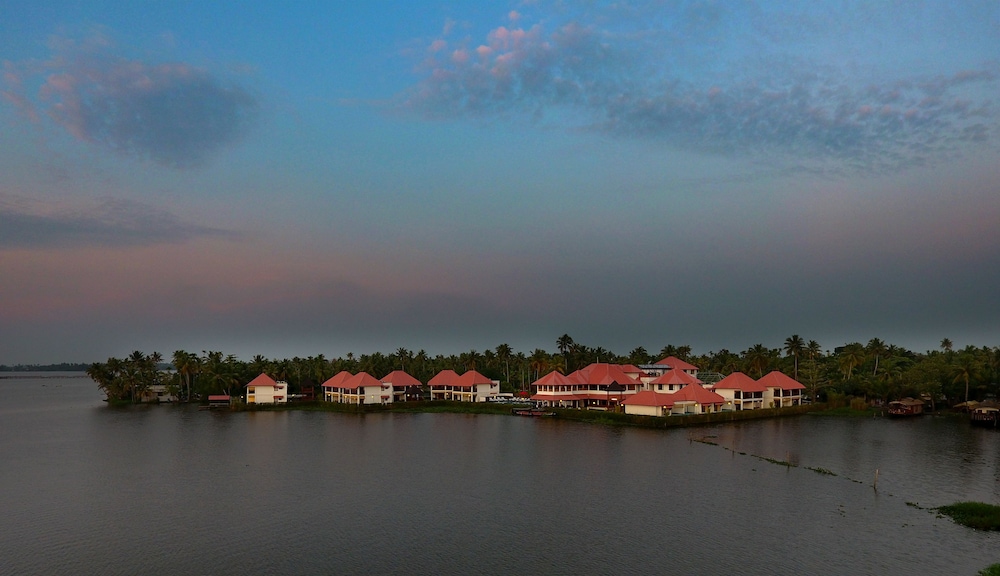 Paloma backwater Resort