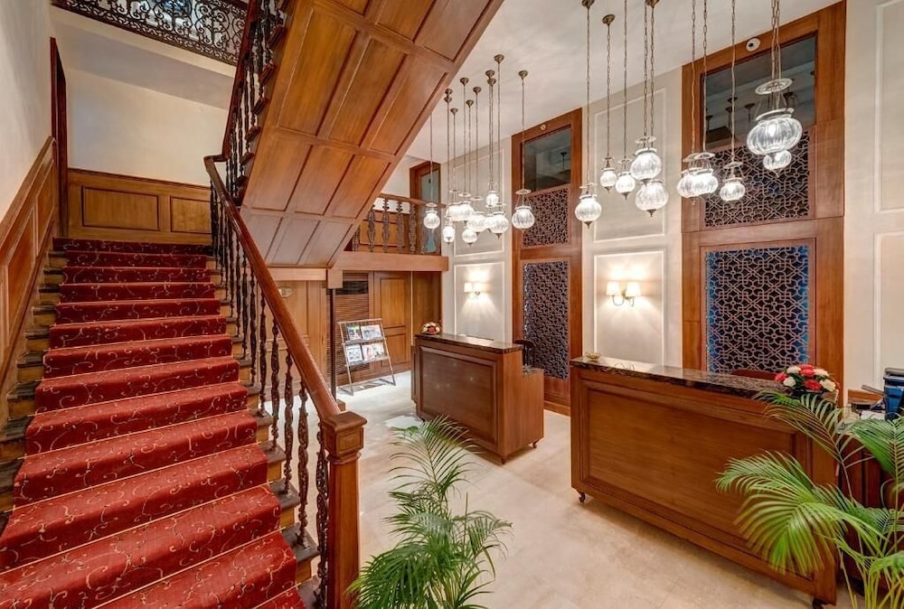 THE ASTOR HOTEL