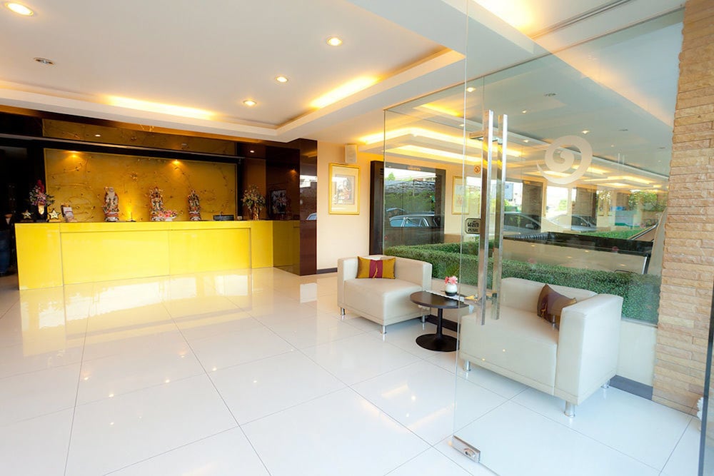 The Residence Airport & Spa