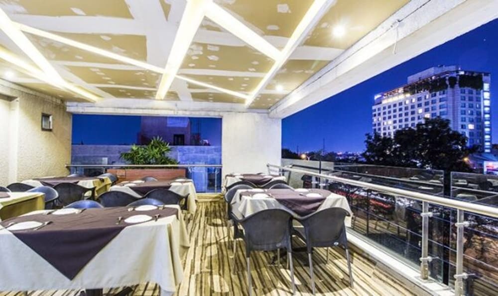 FabHotel Prime Avenue