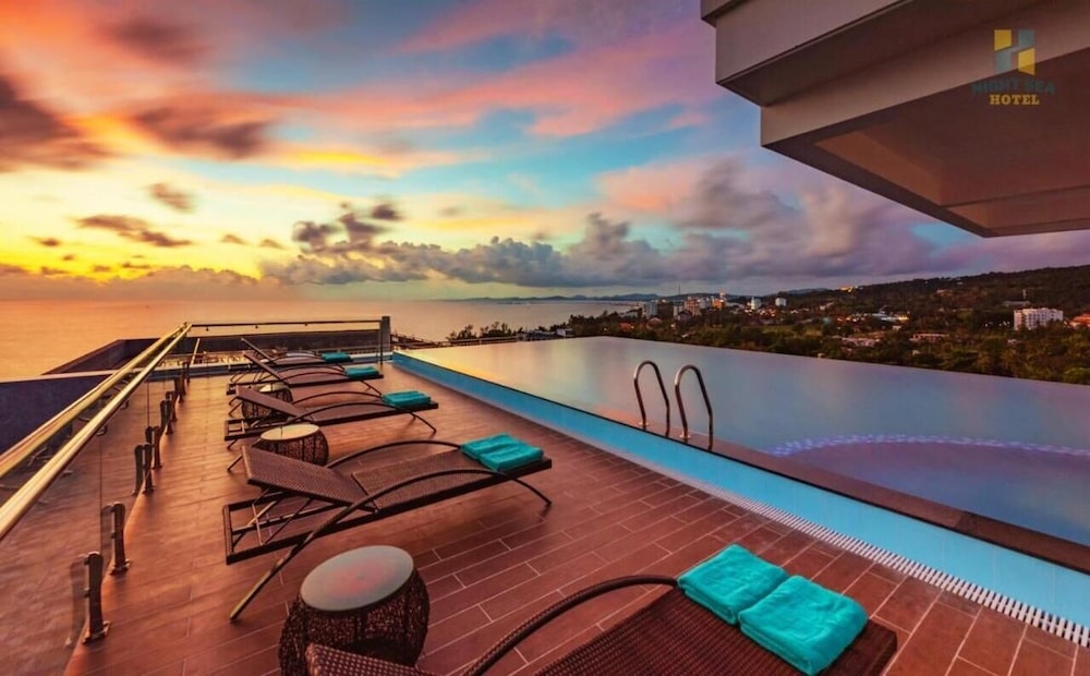 Night Sea Hotel