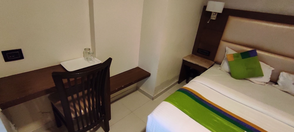 OXFORD HOTEL
