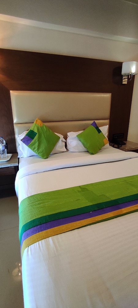 OXFORD HOTEL