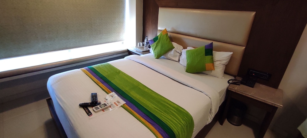 OXFORD HOTEL