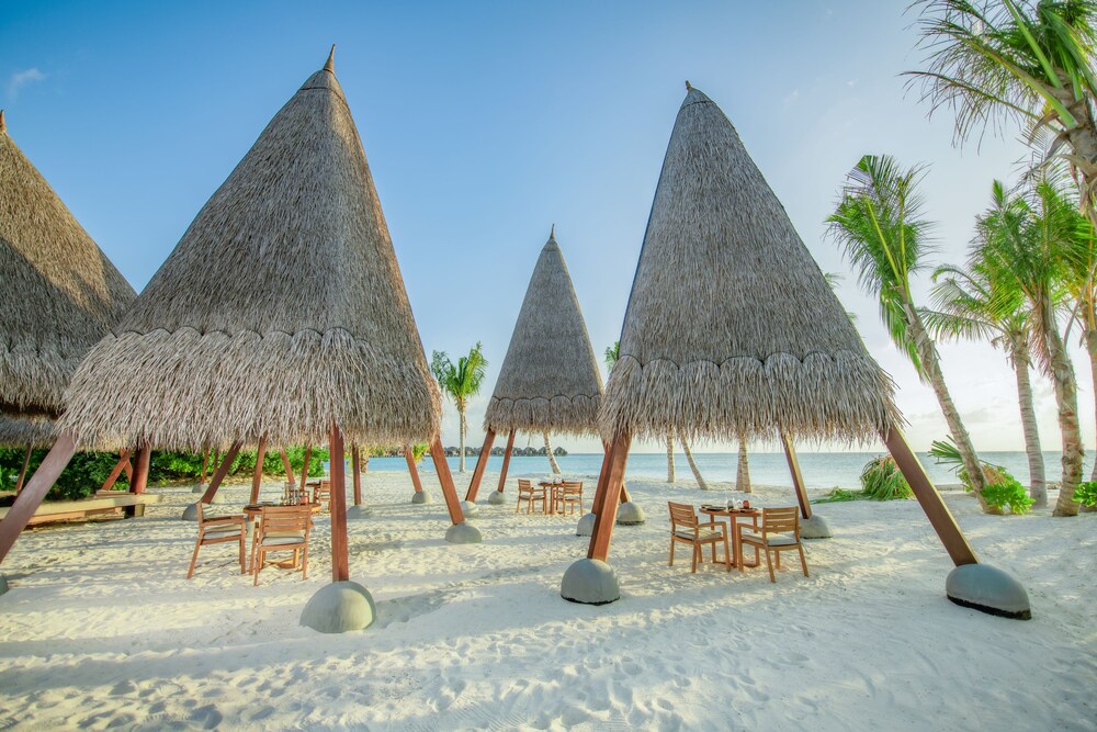 Heritance Aarah - Premium All Inclusive - 40 Minutes away from Male by Seaplane