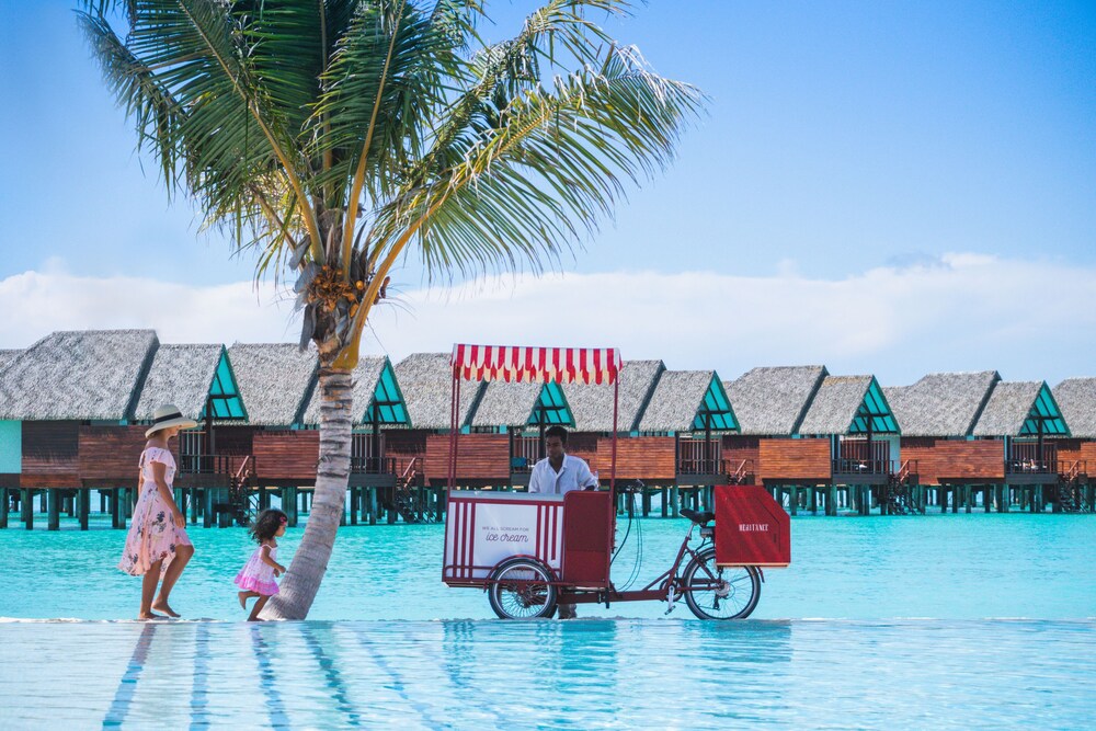 Heritance Aarah - Premium All Inclusive - 40 Minutes away from Male by Seaplane