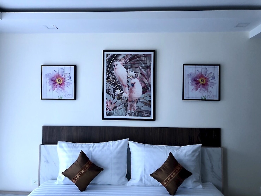 Luxury Apartments in Grand Avenue