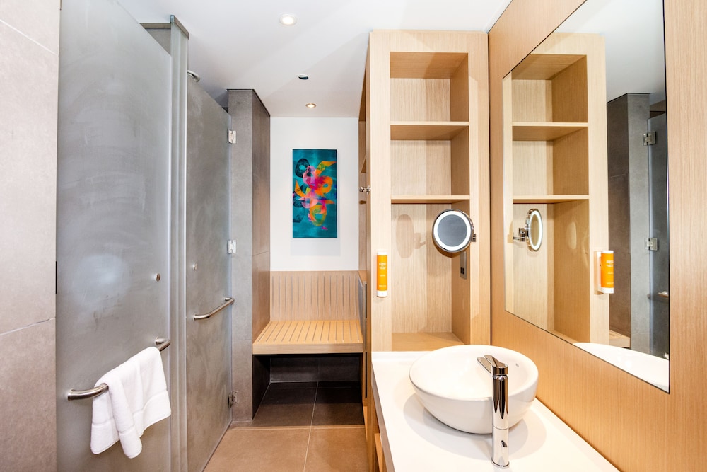 Premier Inn Dubai Dragon Mart