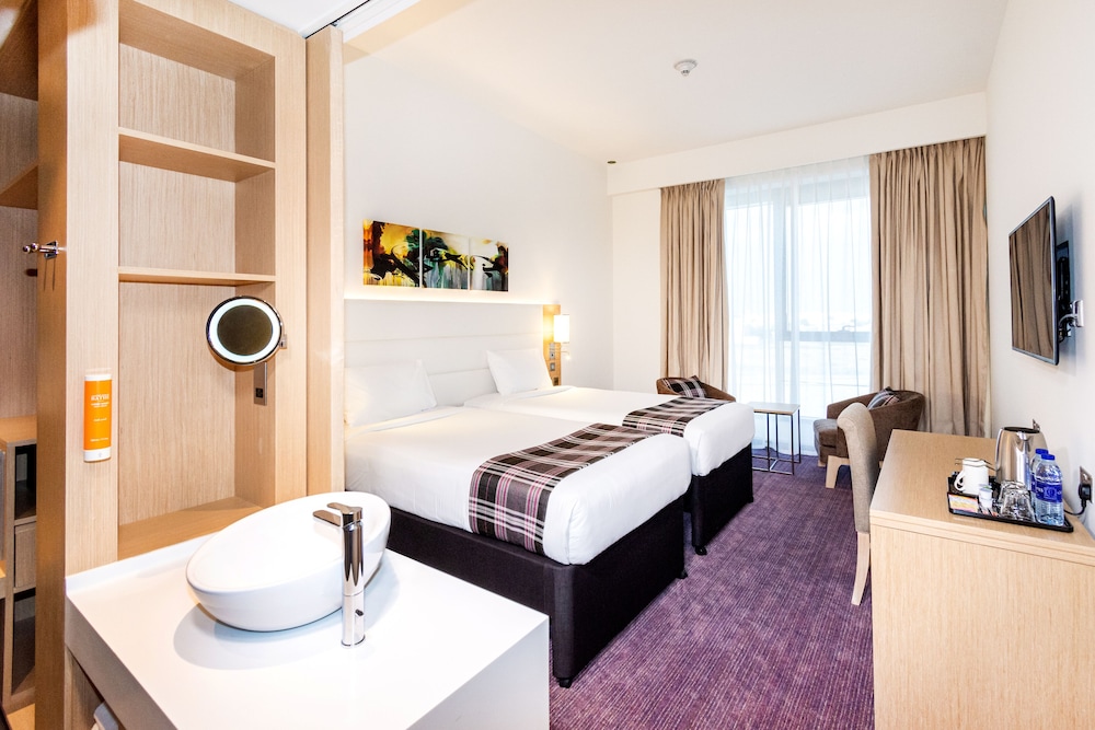 Premier Inn Dubai Dragon Mart