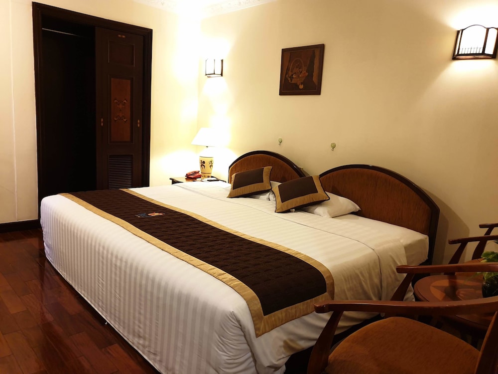Huong Sen Hotel