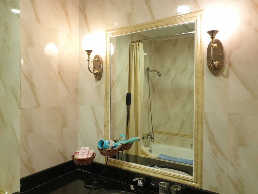 Huong Sen Hotel