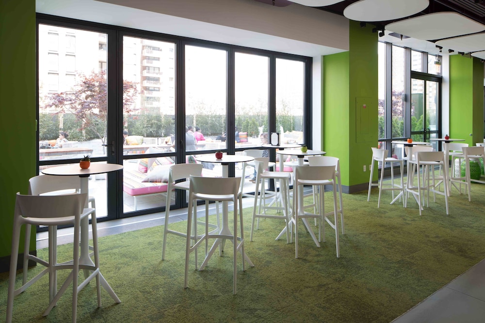 YOTEL New York Times Square
