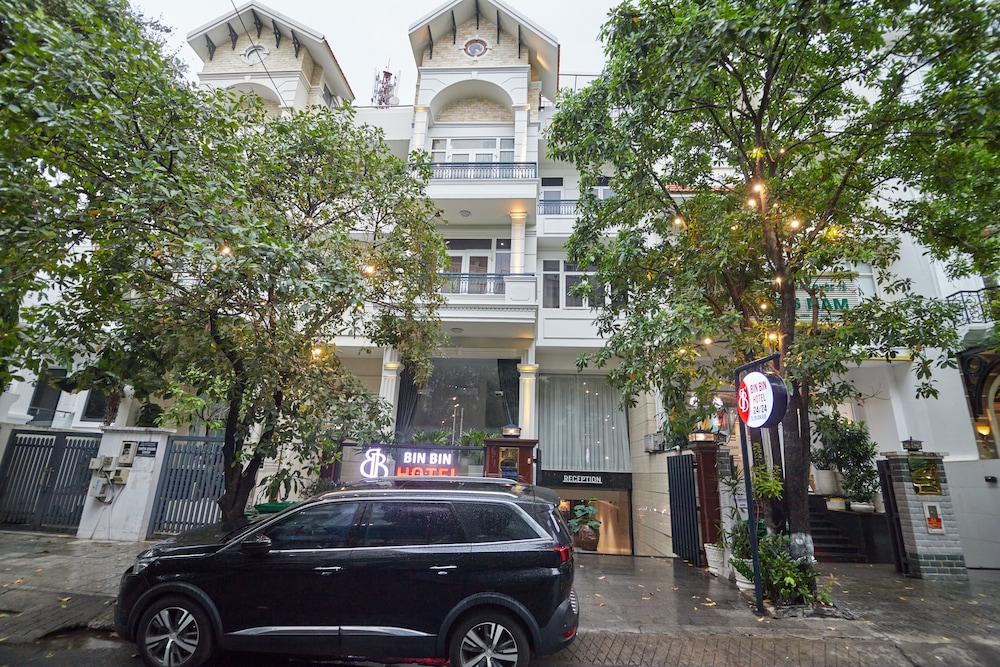 Bin Bin Hotel 2 - Near Him Lam D7