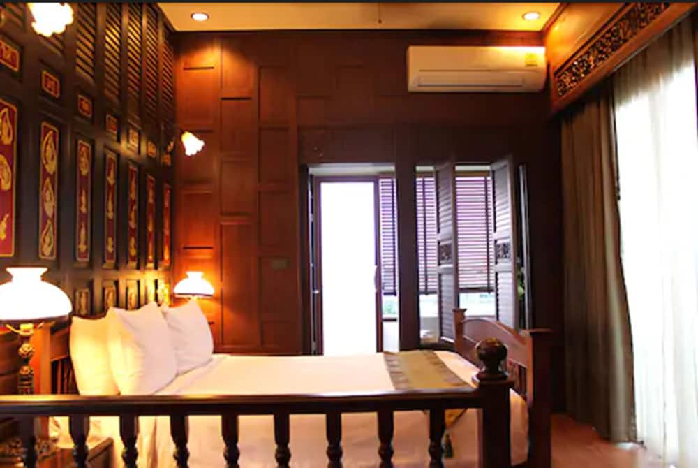 Lamphu Tree House Boutique Hotel