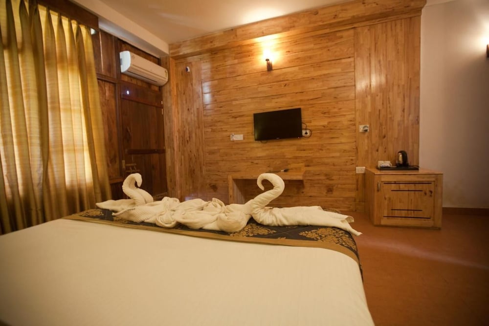 Symphony Palms Beach Resort