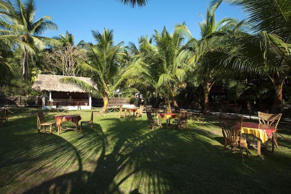 Symphony Palms Beach Resort