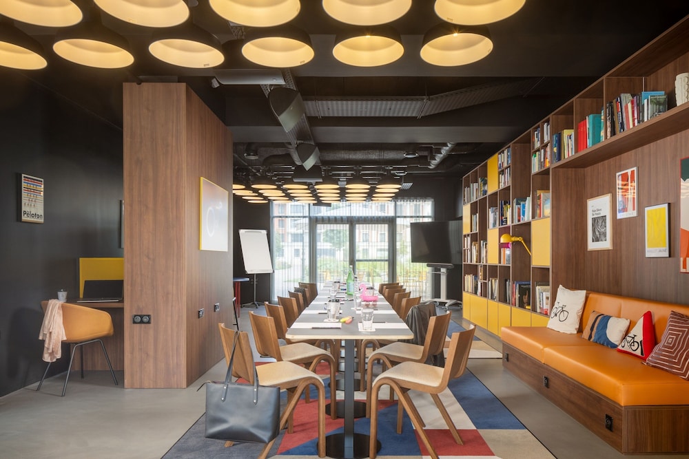 Moxy Paris Clamart