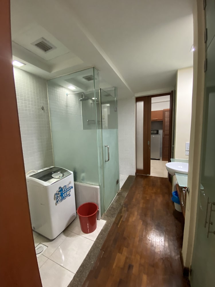 Peninsula Residents All Suite