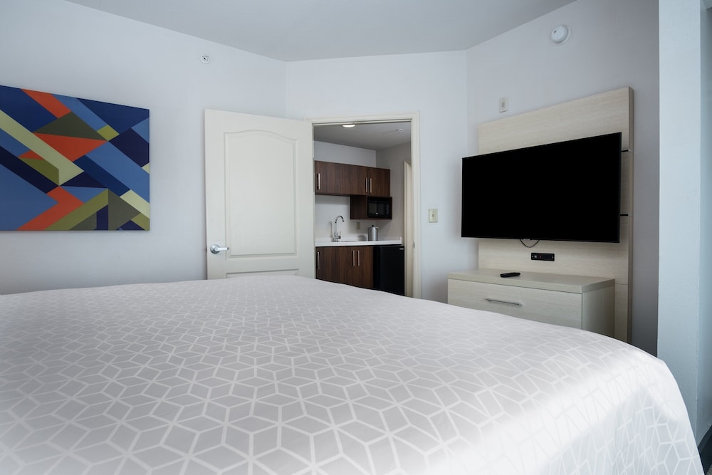 Holiday Inn Express & Suites, International Drive by IHG