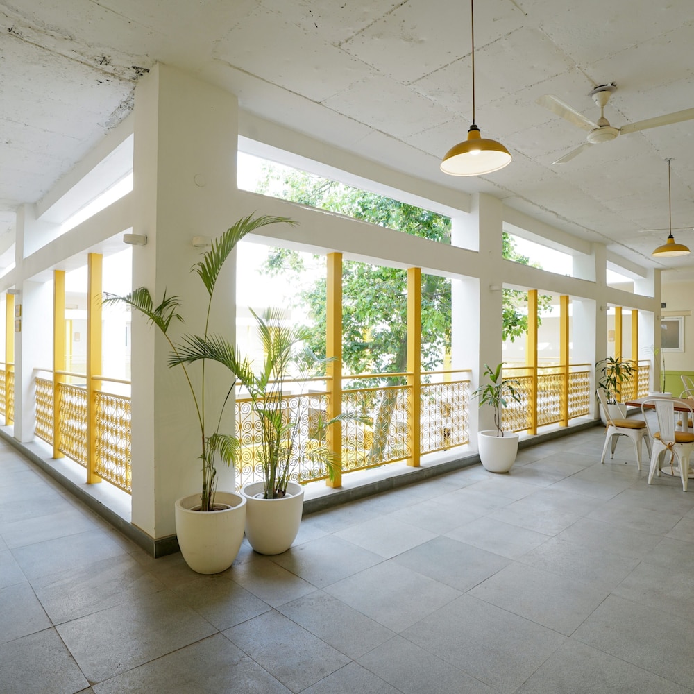 Bloom Boutique Signature Towers
