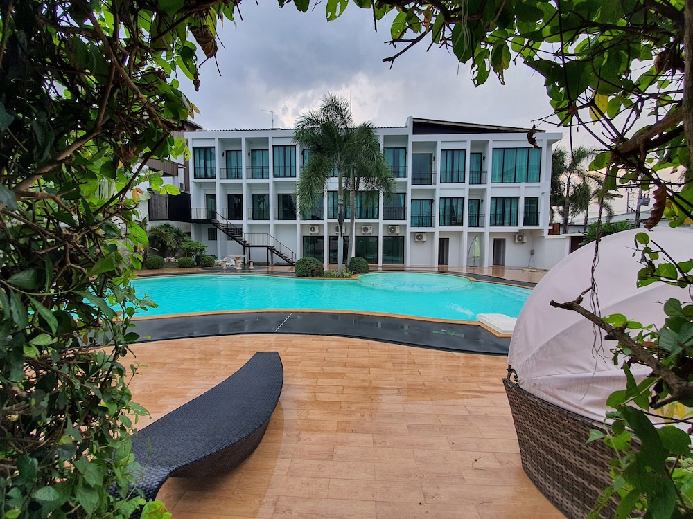 Platinum Hotel