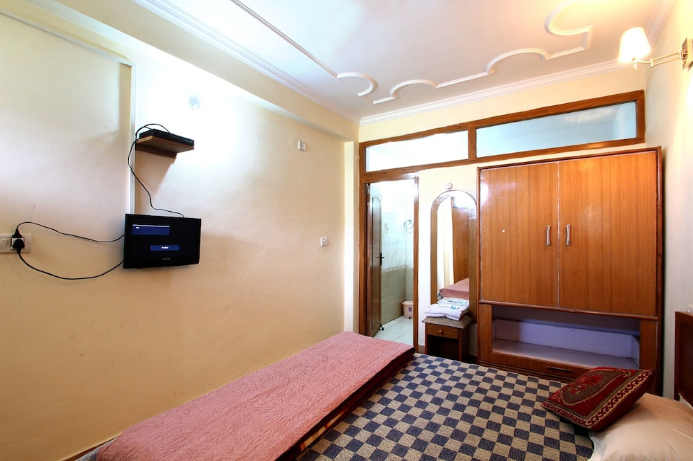 Hotel Lake Inn - A Luxury Lake View Hotel