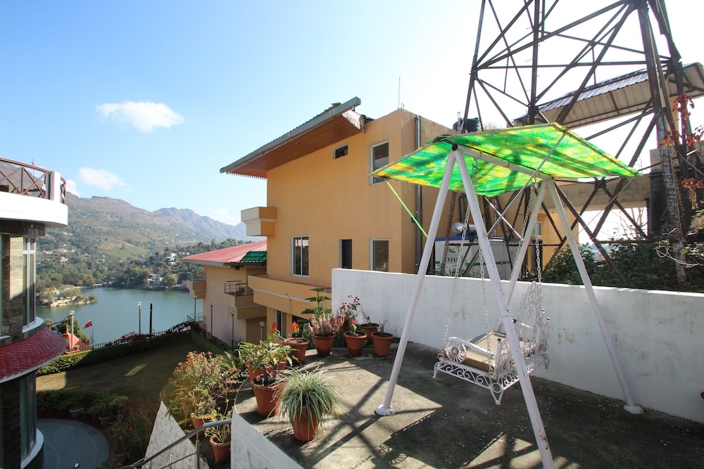 Hotel Lake Inn - A Luxury Lake View Hotel