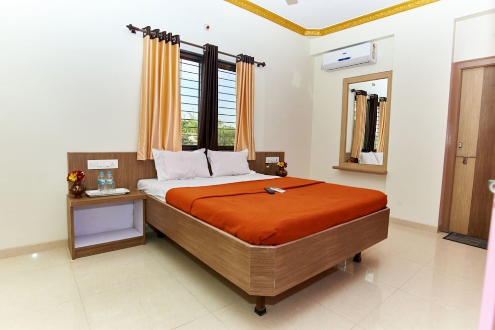 Hotel Shree Sai Sangam Delux