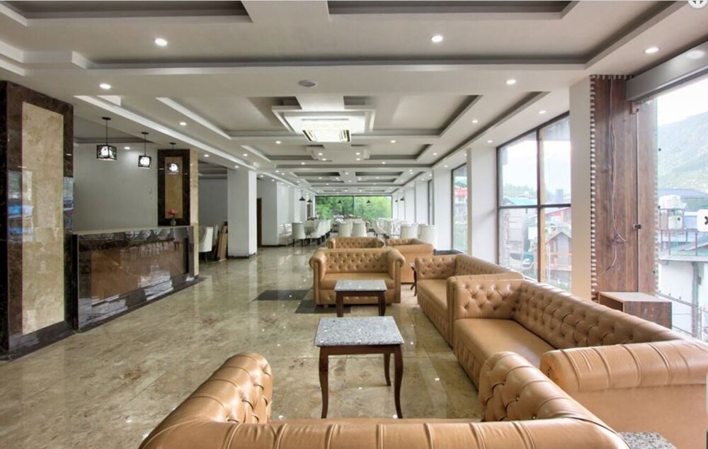 Apple Bud Chalet (All Rooms with Hot and Cold AC) 