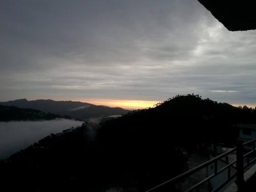 Hotel Barog Heights