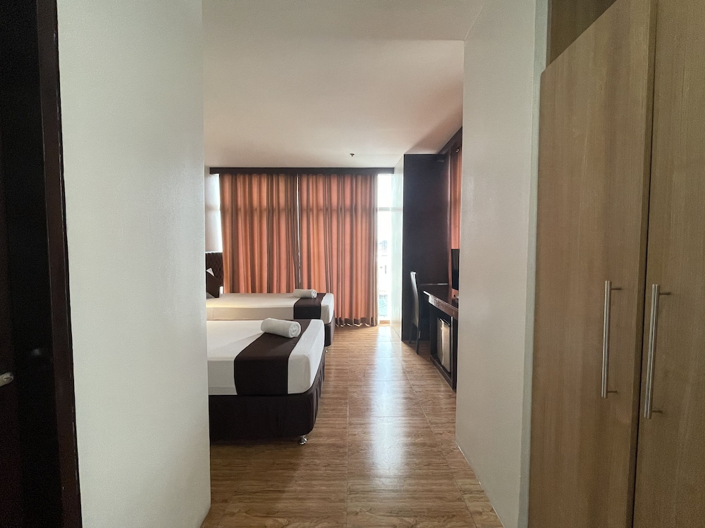 Capitol Central Hotel and Suites
