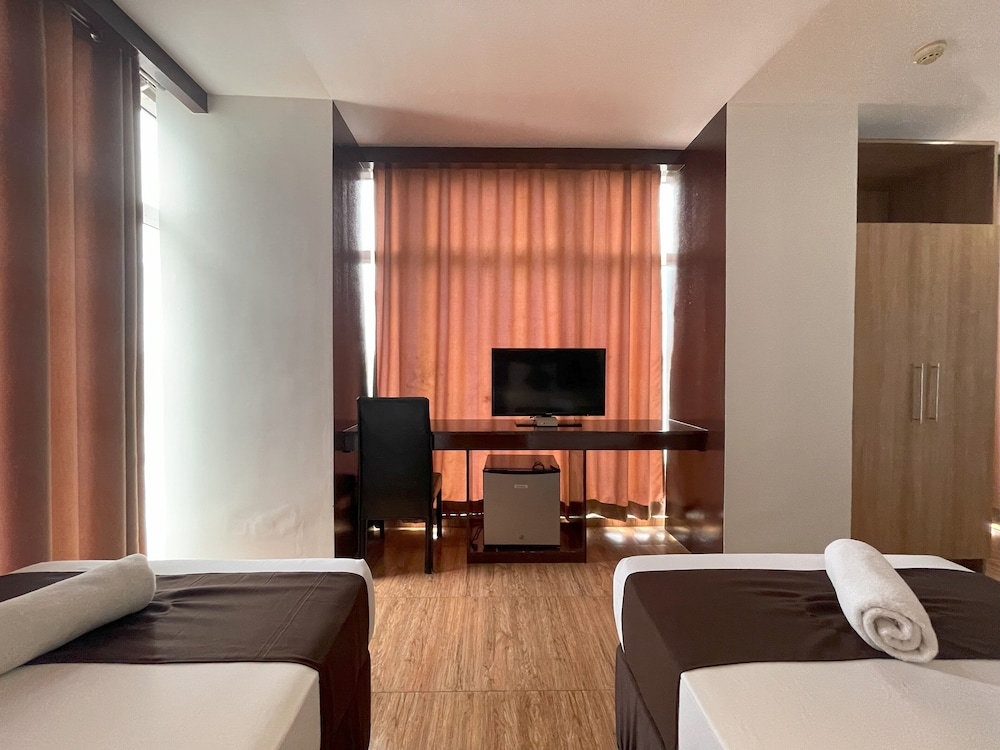 Capitol Central Hotel and Suites