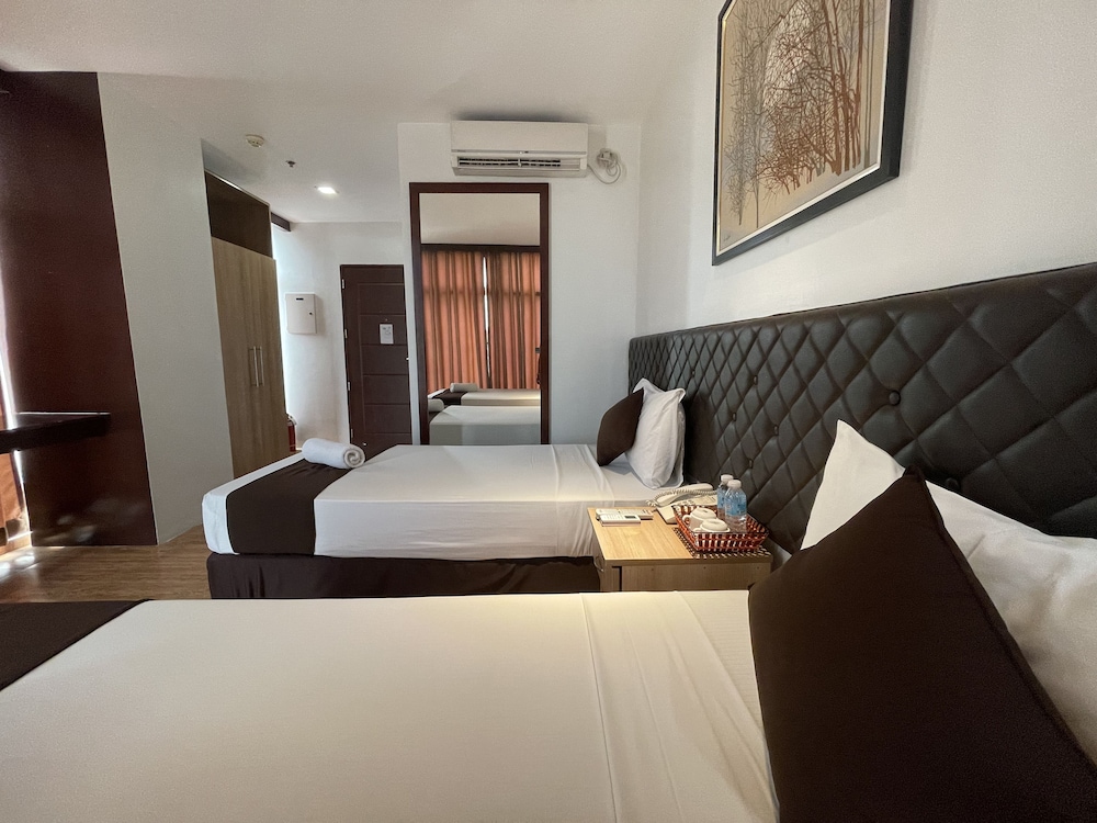 Capitol Central Hotel and Suites