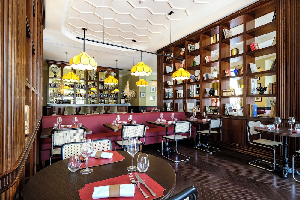 U-Visionary Roma Hotel