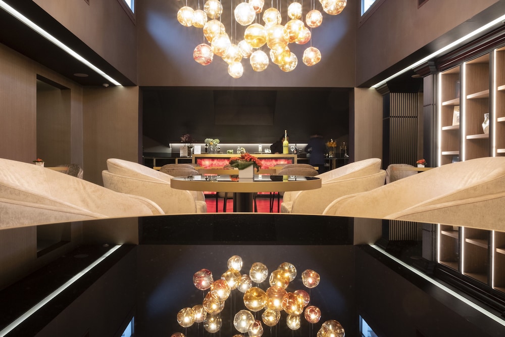 U-Visionary Roma Hotel