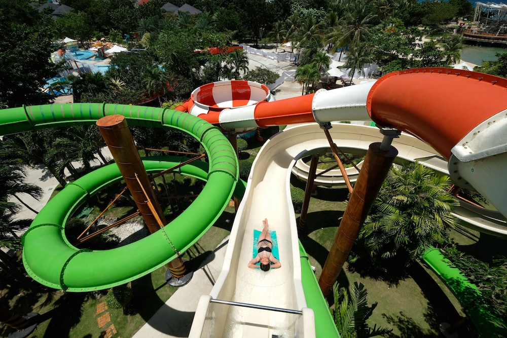 JPark Island Resort & Waterpark