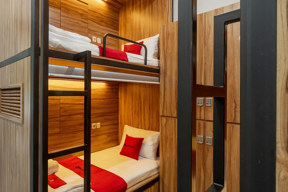 RedDoorz Plus near Senayan City