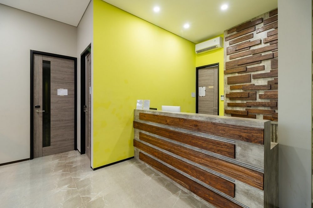 RedDoorz Plus near Senayan City
