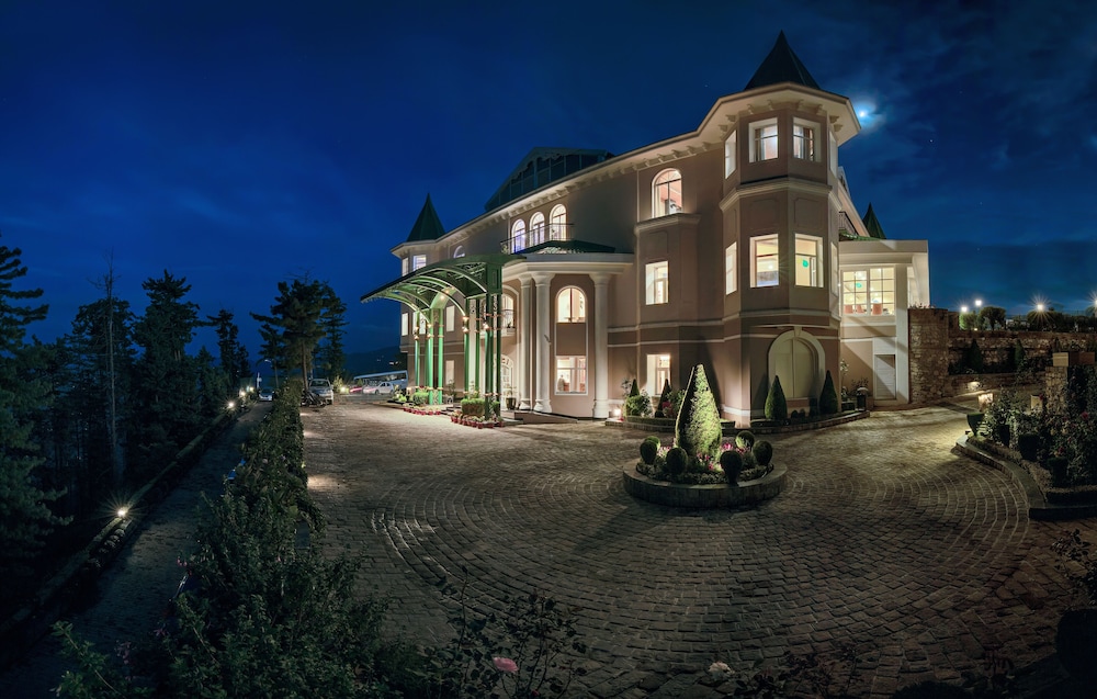 Club Mahindra Pristine Peak Resort in Naldehra