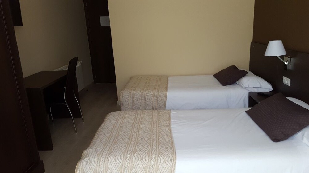 Pensión Albergue Lemos
